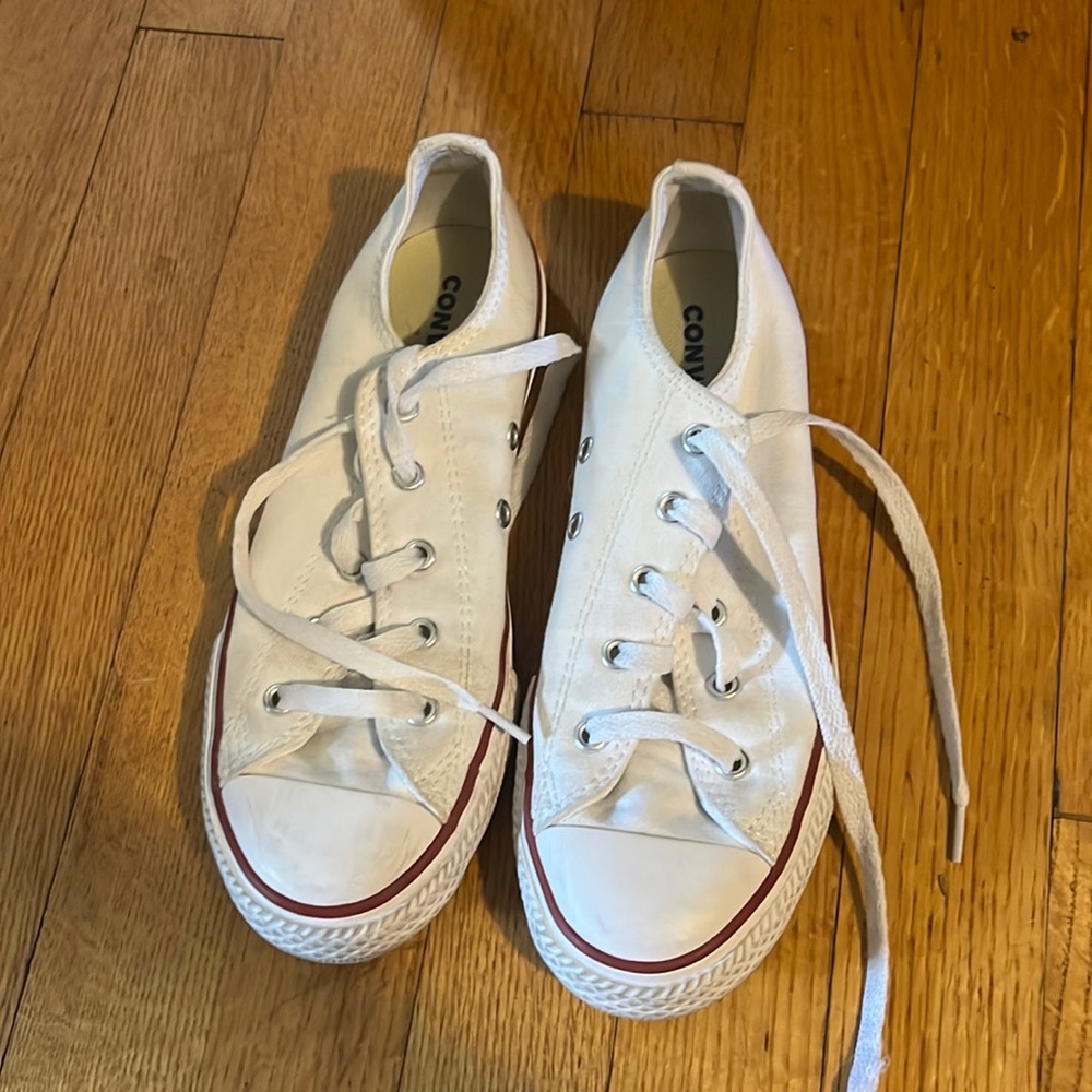Low top White Converse (3 in Youth, 4.5-5 in Women)